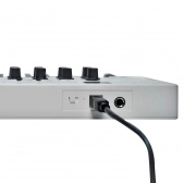 AMW Smartkey 25 White Teclado Controlador Midi USB Teclas 8 PADs Knobs