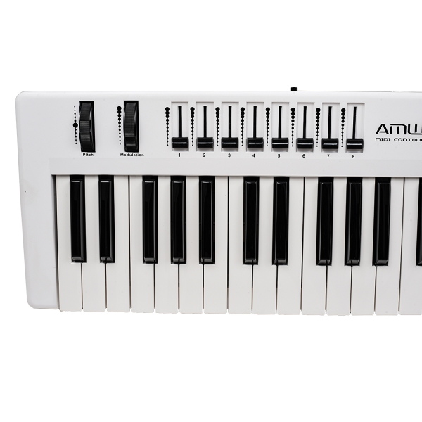AMW P61X White Teclado Controlador Midi USB com 61 Teclas PADs Faders e Knobs