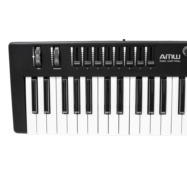AMW P61X Teclado Black Controlador Midi USB com 61 Teclas PADs Faders e Knobs